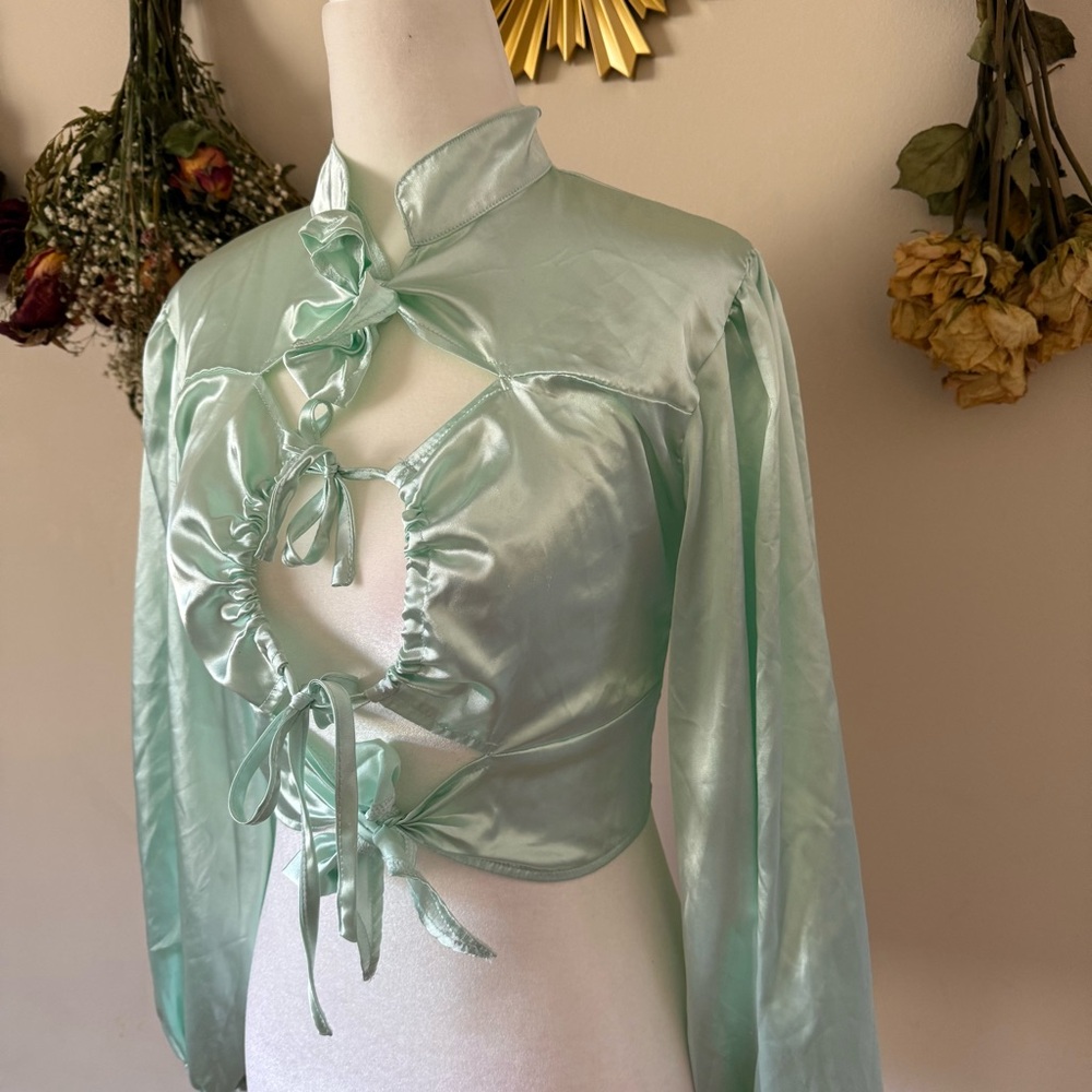8 Birdies Cottagecore/Renaissance Mint Green Silky Keyhole Blouse - Picture 3 of 6